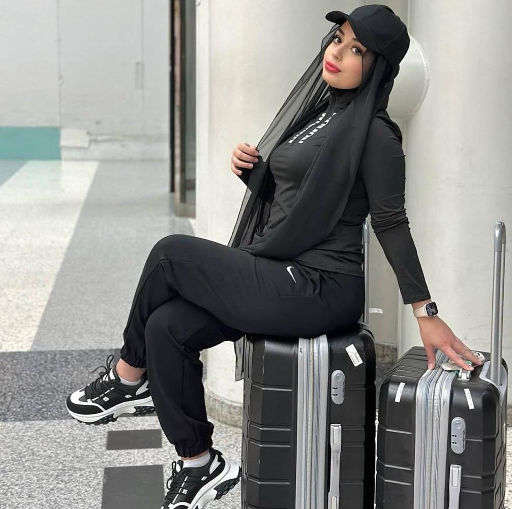 Kapalı Escort Bayan Demetle Sınırsız Zevklerin Tadını Çıkarın